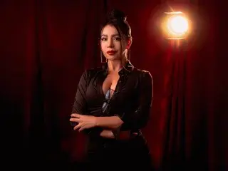 Streamate Nude Webcam of Helen_Hardd