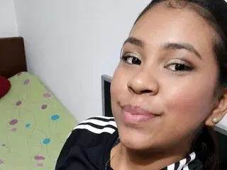 Streamate Free Live Porn of Meredy78Cluster