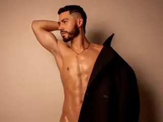 Streamate Free Porn Cam of Cameros_Pierce