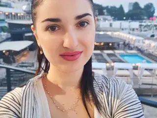 Streamate Free Live Porn of Meri_Gold