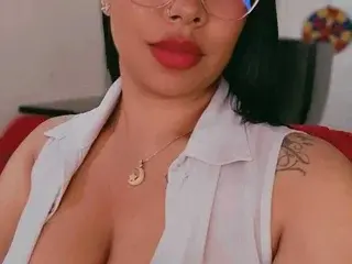Streamate Sex Chat of loana_bdsm