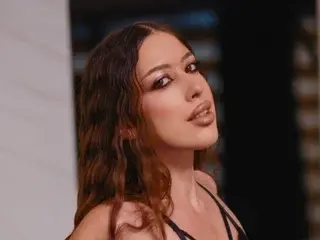 Streamate Adult Webcam of AlaraMyst