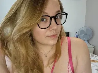 Streamate Live Porn of Emski_xox