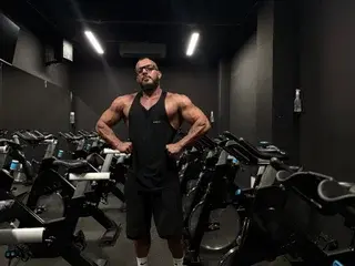Streamate Live Sex Cam of bigmusclet