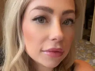 Streamate Private Sex Chat of FrankiiRayeXXXX