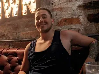 Streamate Nude Webcam of Foxxxman