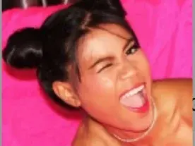 Streamate Live Porn of NizaThainy