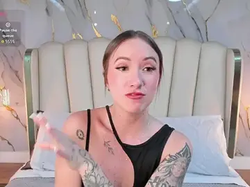 Stripchat Live Sex Cam of Hannah_Lane