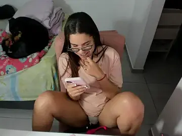 Stripchat Adult Video Chat of Greciaruiz_