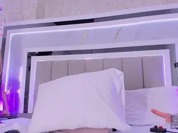 Stripchat Free Porn Cam of LauraSmith-01
