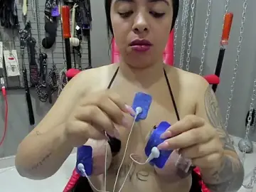 Stripchat Sex Chat of ariel_bdsm