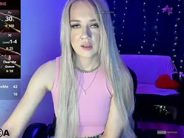 Stripchat Live Sex Cam of CrystalGirl99