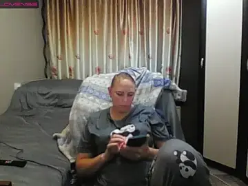 Stripchat Free Live Porn of JenniDeep