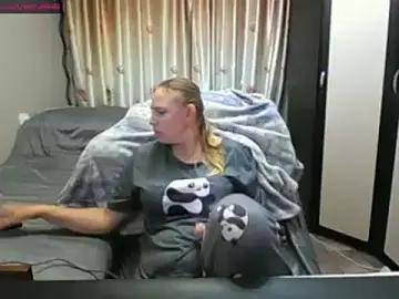 Stripchat Live Sex Cam of JenniDeep