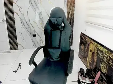 Stripchat Live Sex Cam of queen_findom1