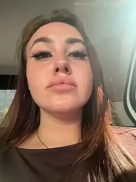 Stripchat Live Sex Cam of KiraSunshine