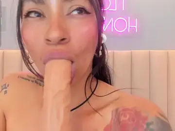 Stripchat Adult Webcam of Leamonroe__