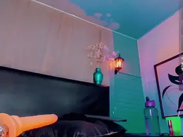 Stripchat Adult Webcam of _ChanellR_