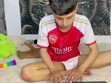 Stripchat Nude Webcam of Andy_Belier23