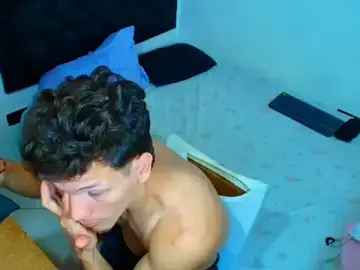 Stripchat Adult Webcam of kevinkewman