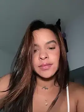 Stripchat Free Porn Cam of sarah_salis_