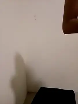 Stripchat Free Live Porn of Yi_Uzi
