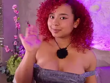 Stripchat Live Sex Cam of lara_curly