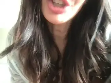 Stripchat Adult Webcam of Paolaoliver