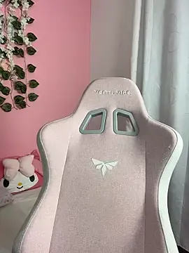 Stripchat Watch Live Sex Cams of melody_flowers18