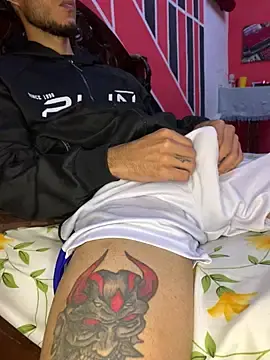 Stripchat Live Sex Cam of tanned_boy