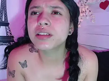 Stripchat Live Porn of petite_coral