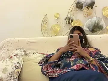 Stripchat Live Sex Cam of MaYaa__11