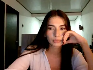 Stripchat Adult Webcam of Coralinee_01