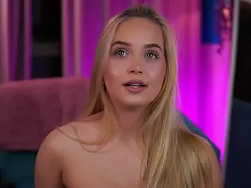 Stripchat Live Sex Cam of ElyssawetXX