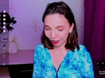Stripchat Live Sex of KindHazelHere_