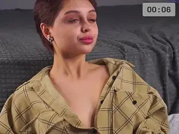 Stripchat Adult Webcam of Emmy-Brooks