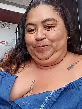 Stripchat Watch Live Sex Cams of Curvy-Diva-