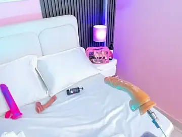 Stripchat Watch Live Sex Cams of Clawdeen__wolf