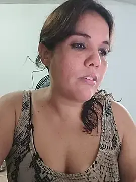 Stripchat Live Sex of Bellapotencia1985