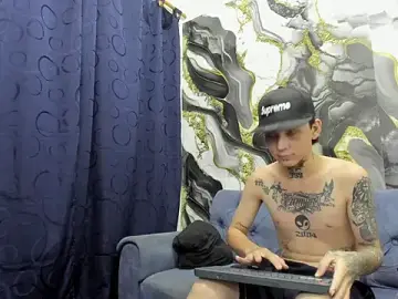 Stripchat Adult Webcam of StraightBoy_Nick