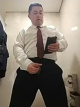 Stripchat Free Porn Cam of BigCristh79