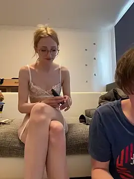 Stripchat Free Porn Cam of LauraundSteve_
