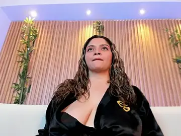Stripchat Sex Cam of TiffanyHoustton