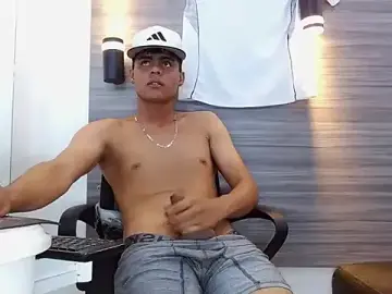 Stripchat Live Sex of LeleHott01