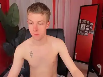 Stripchat Live Sex Cam of Dylan_Norton