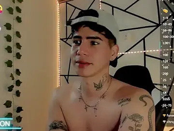 Stripchat Live Sex Cam of Tayson_Rivers