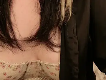 Stripchat Live Sex Cam of Ivy_Marlowe