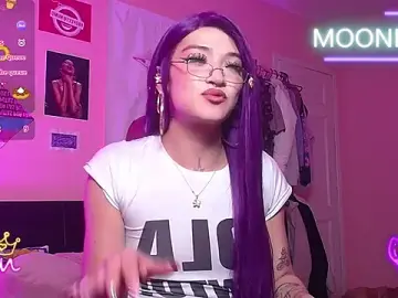 Stripchat Sex Cam of moonfiredancer