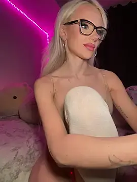 Stripchat Sex Cam of katyaaxo