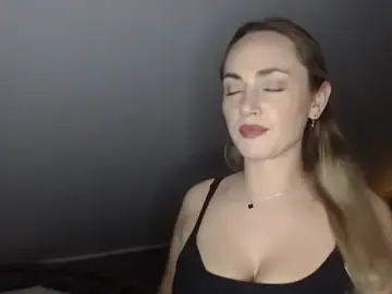 Stripchat Adult Webcam of ScarlettSensitive